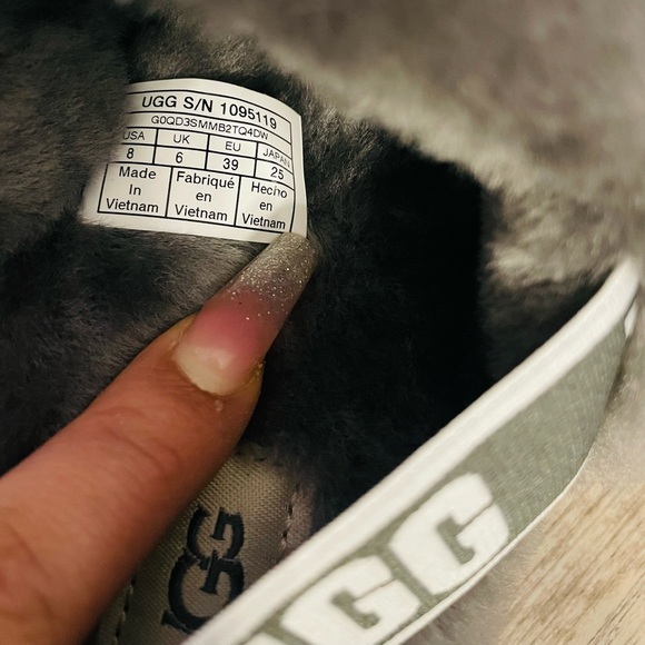 Gray UGG Fluff Yeah slide sandal size womens 8 - Picture 3 of 3